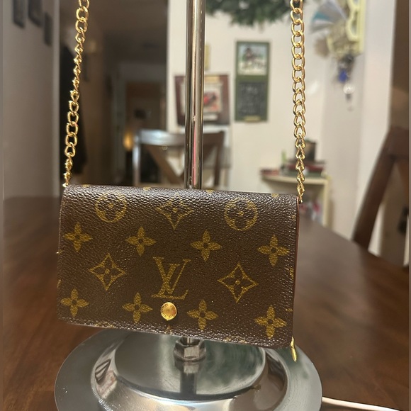 LOUIS VUITTON 💯 % authentic Wallet RA0948 - Picture 10 of 11